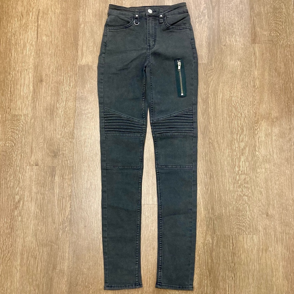 Divided H&M Women’s Charcoal High-Waisted Jeans Zipper Accent Moto Size 2